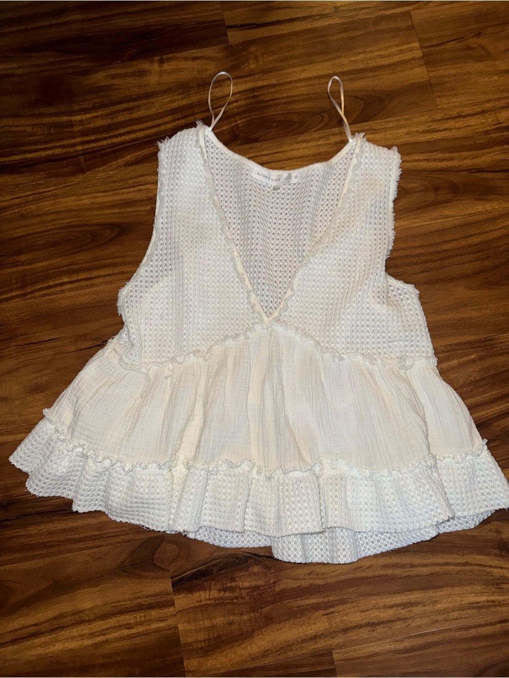 $10 Friday Altar'd State White Crochet V-Neck Tank NWOT